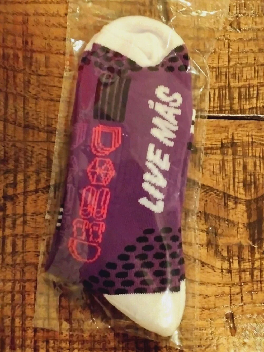 New In Bag - Taco Bell Live Más Crew Socks Purple White New